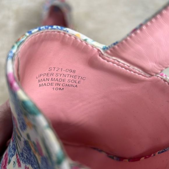 Sugar Thrillz Cottage Calling Floral Print Clogs Size 10M Nwot - Picture 4 of 10